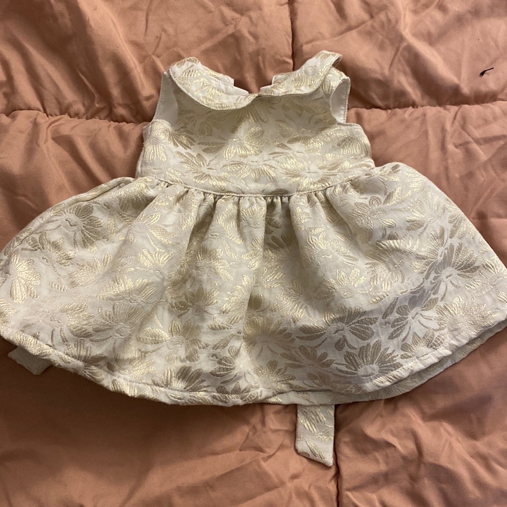 Very adorable newborn baby dress😍